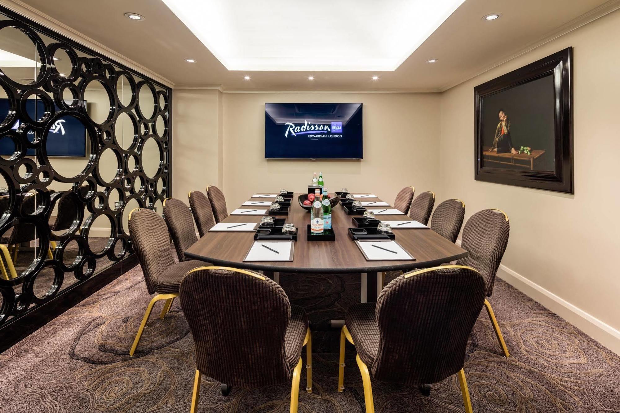 Отель Radisson Blu Hotel, South Kensington - Formerly Vanderbilt
